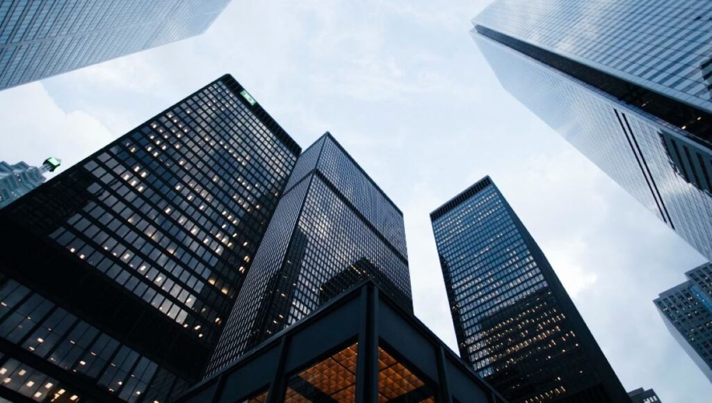 ing mediolanum colossi bancari confronto